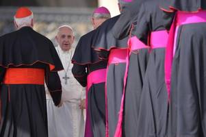 Pope faces key test with vote on divorcees, gays